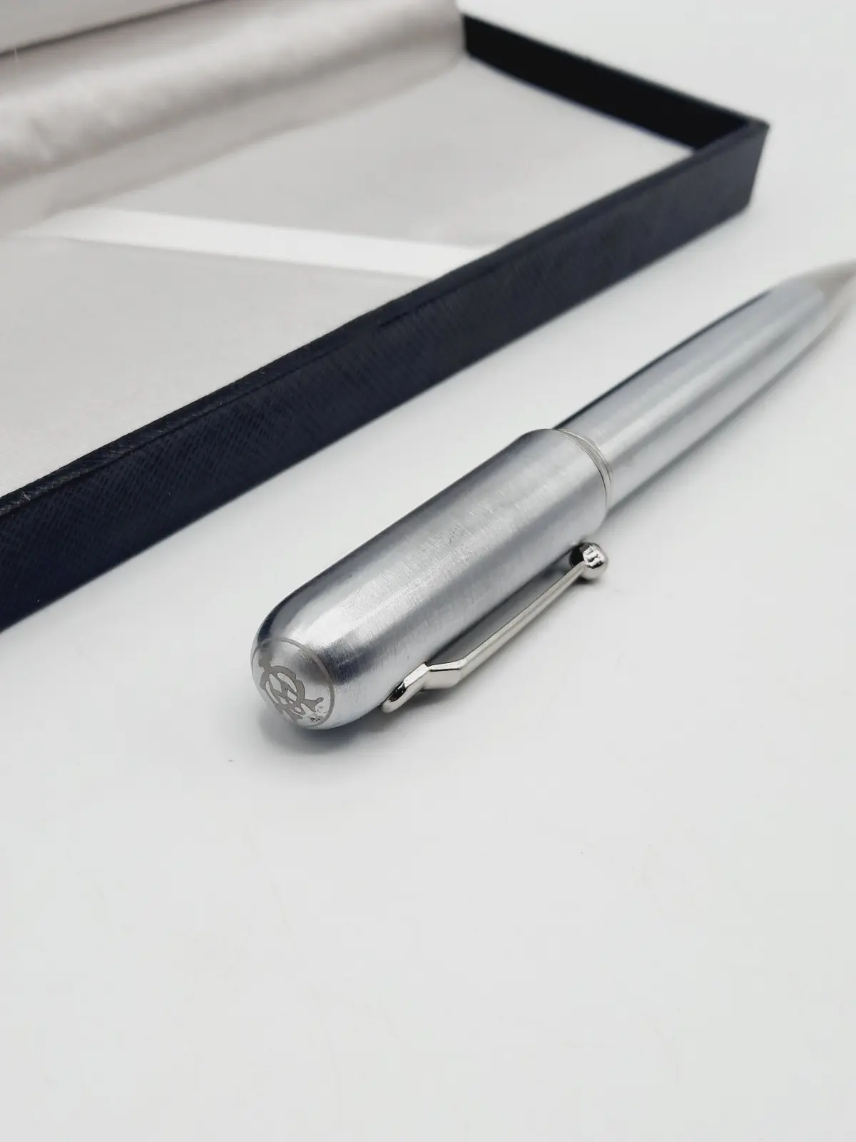 Gift Dunhill Pen